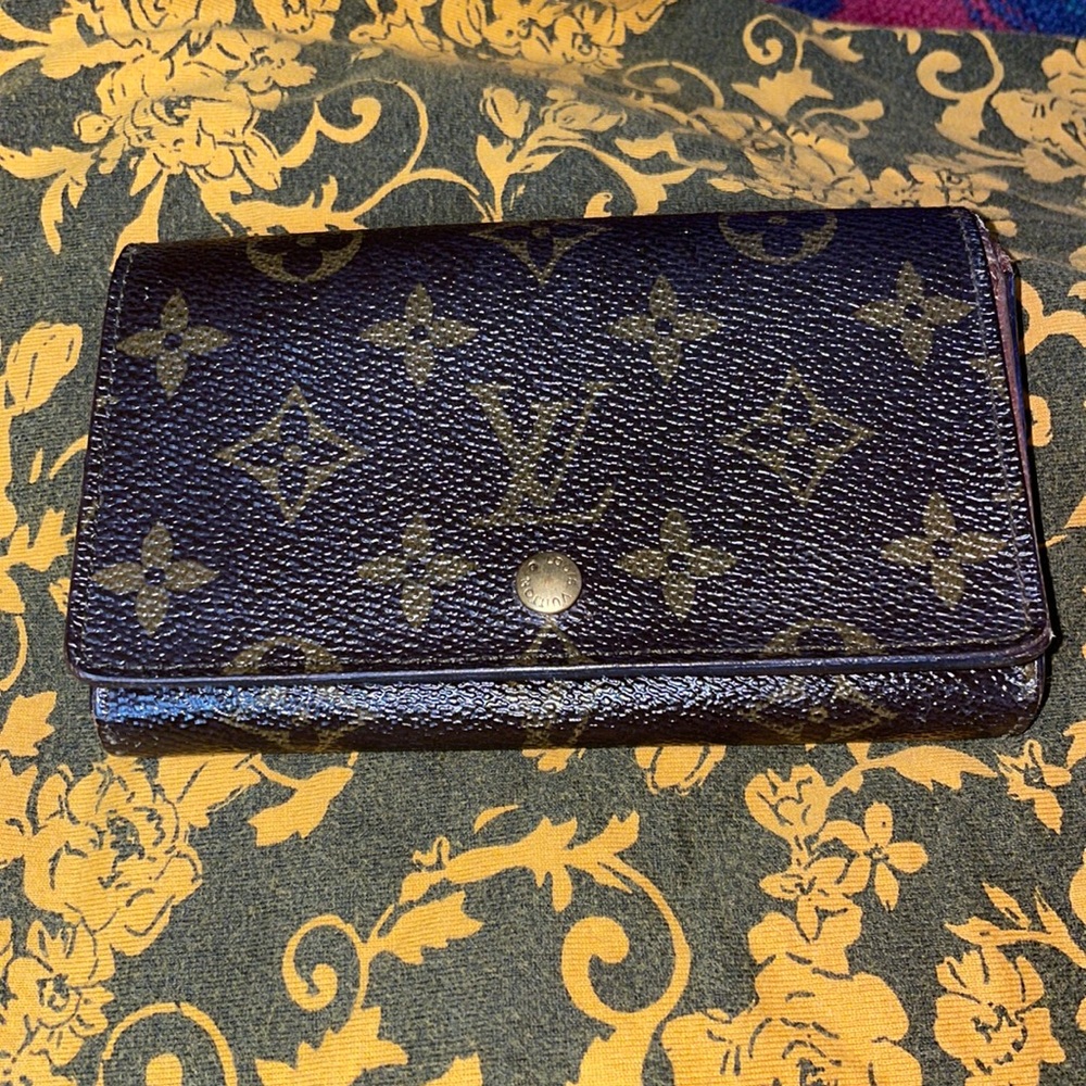 TLC LV Louis Vuitton wallet monogram